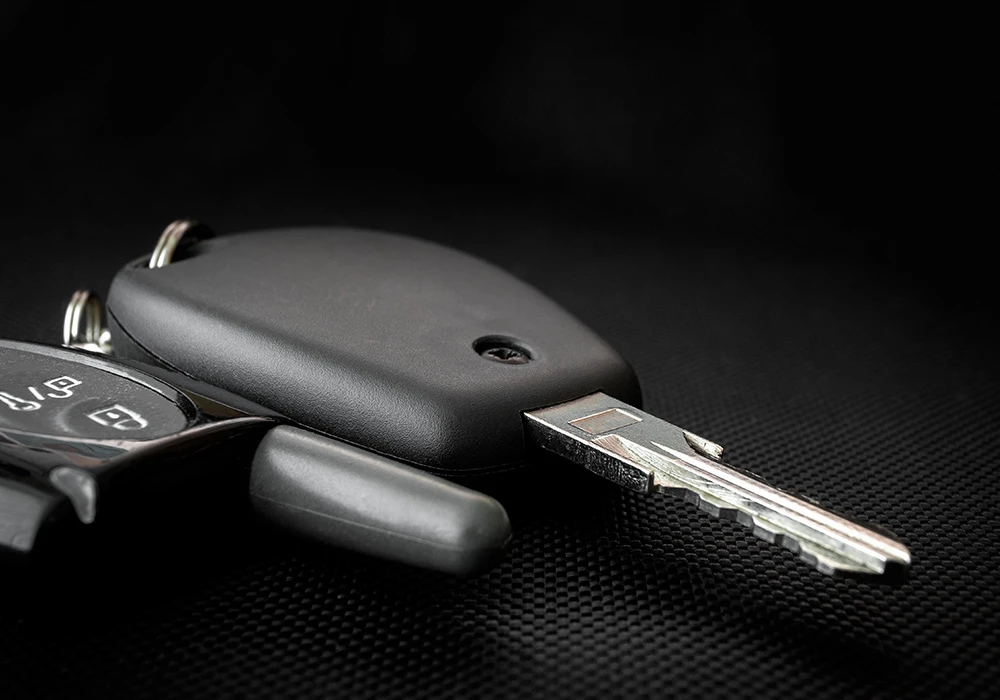 How to Open Cadillac Key Fob to Replace the Battery